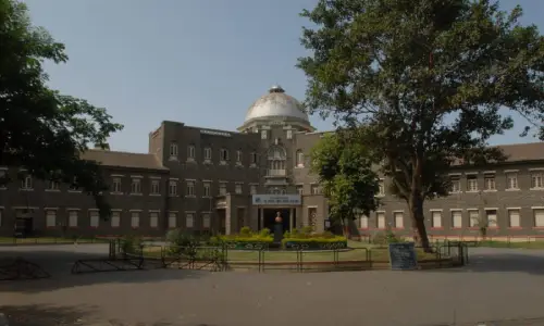 New English School, Tilak Road